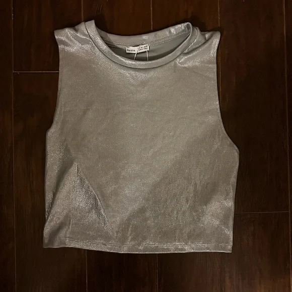 Metallic Silver Crop Top - Picture 2 of 2